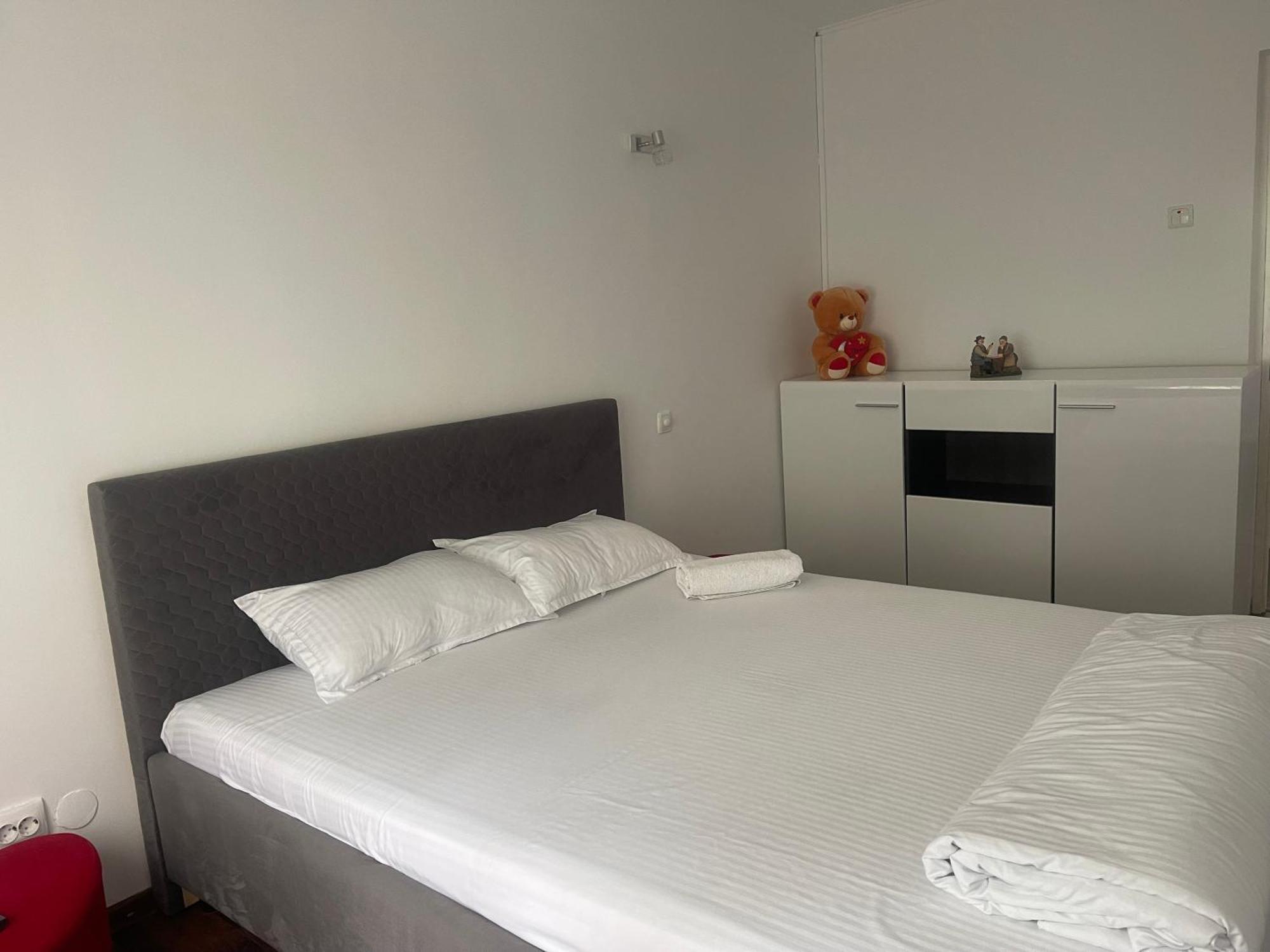 Carlitos Apt Râmnicu Vâlcea Kültér fotó